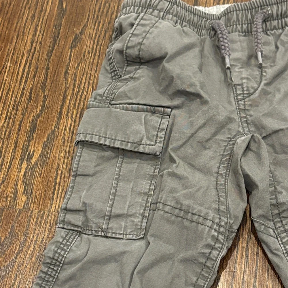 GAP Boy’s Gray Cargo Pants Size 3T
